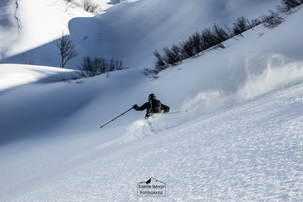 Outdoorfotogarfie, Abenteuer, Skitour, Powder, Ski, Action, Skifahrer, schnee, Alpen